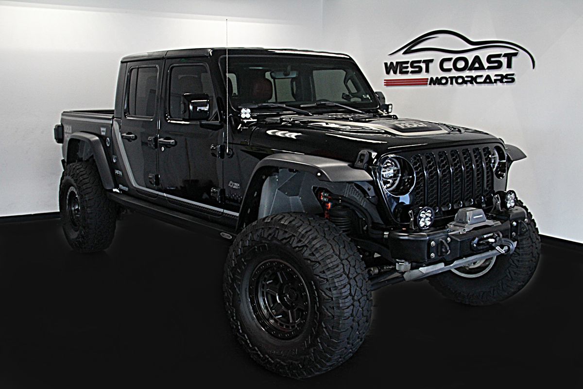 2020 Jeep Gladiator Sport S *rubicon package* custom design highly optioned* diamond stiched red interior *