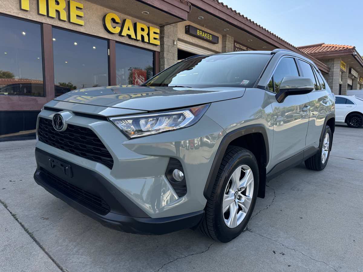 2020 Toyota RAV4 XLE