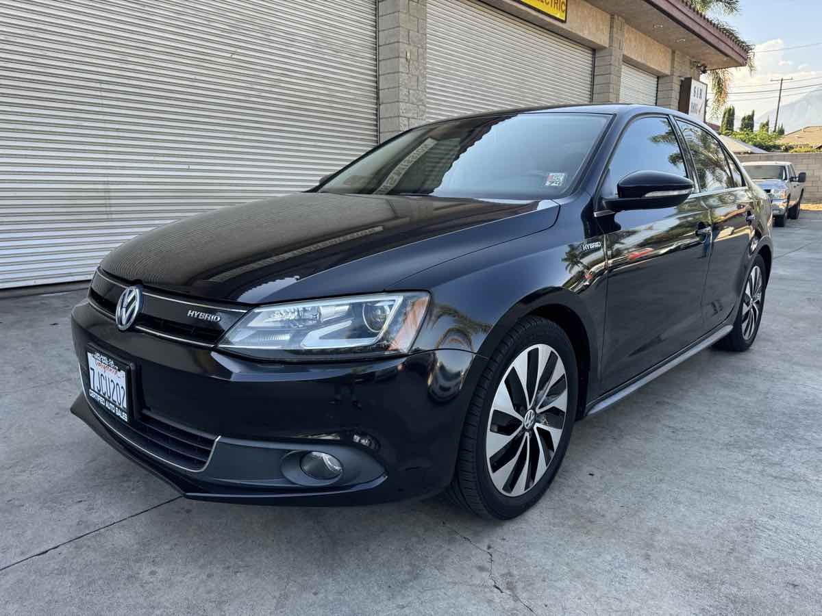 2013 Volkswagen Jetta Sedan Hybrid SEL Premium