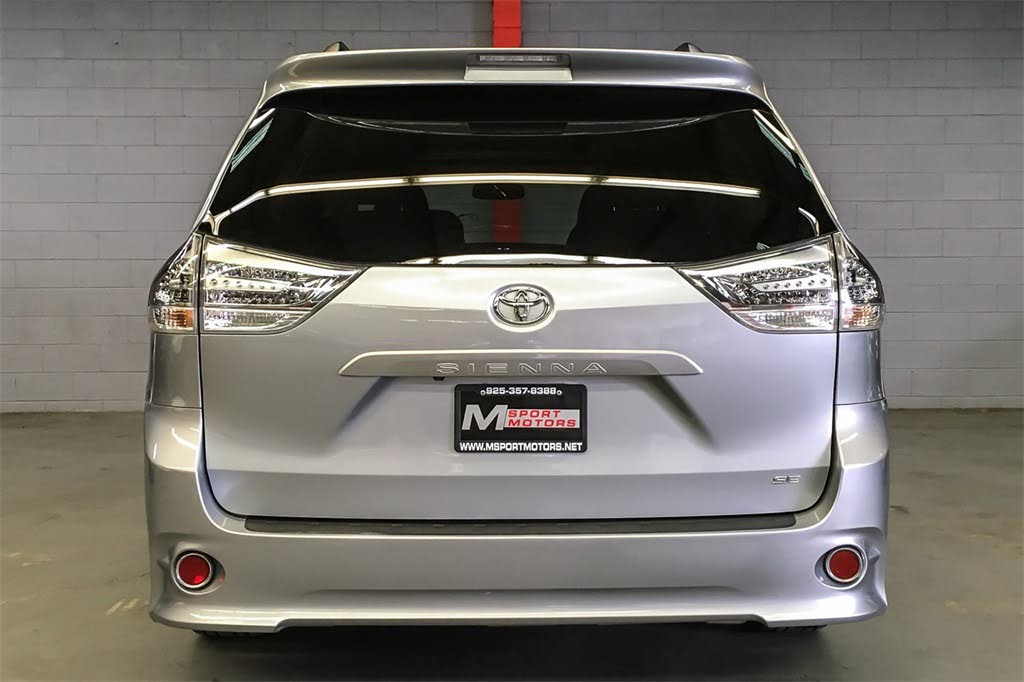 toyota sienna sport 2012