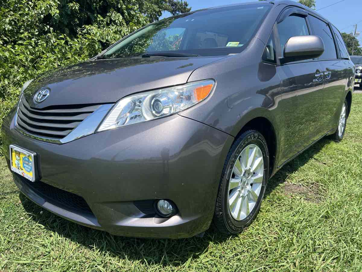 2013 Toyota Sienna XLE