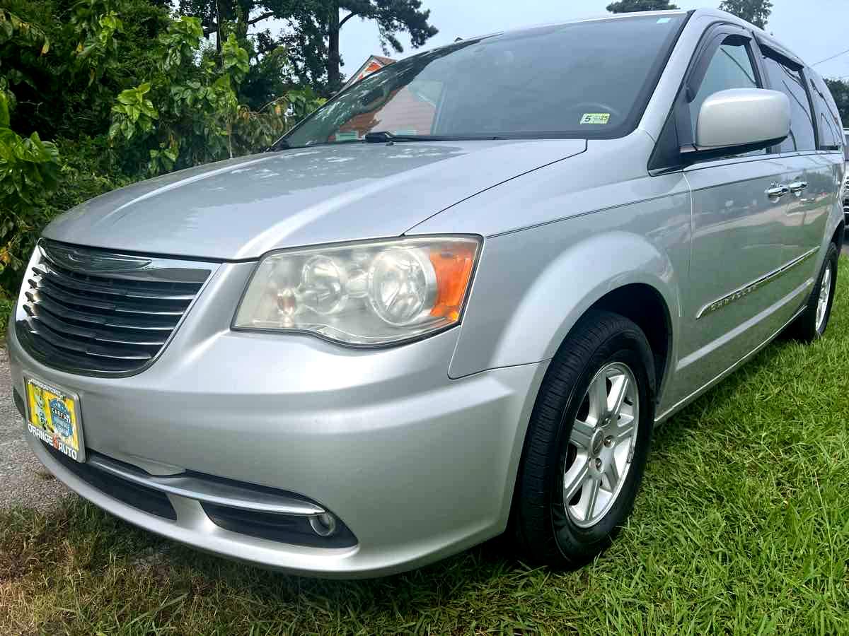 2011 Chrysler Town & Country Touring