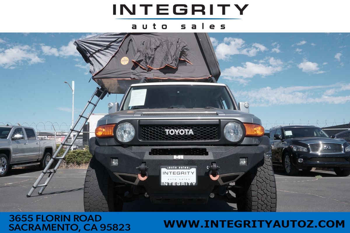 2012 Toyota FJ Cruiser Sport Utility 2D