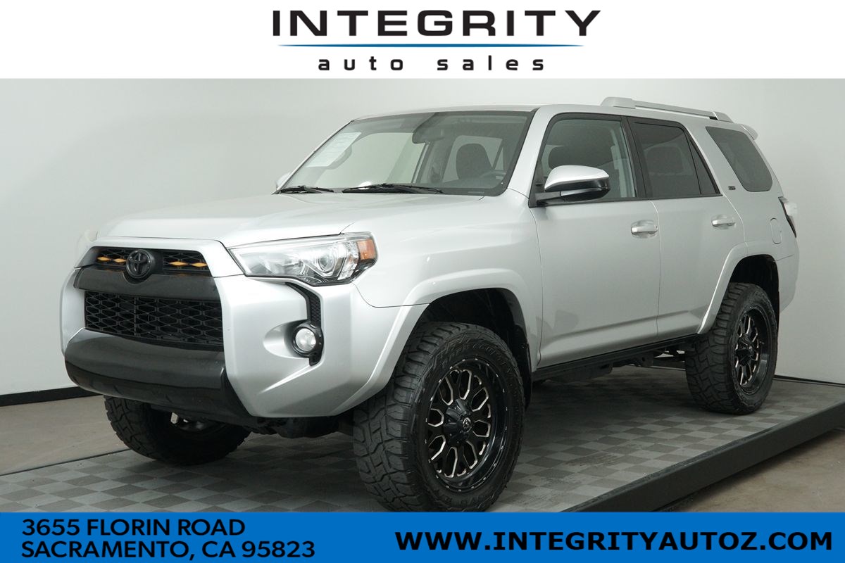 2017 Toyota 4Runner SR5 Sport Utility 4D