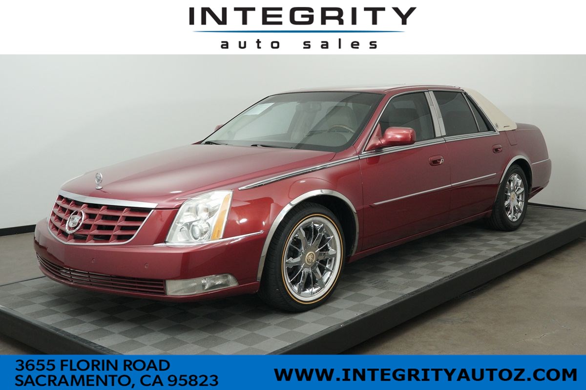 2011 Cadillac DTS Sedan 4D