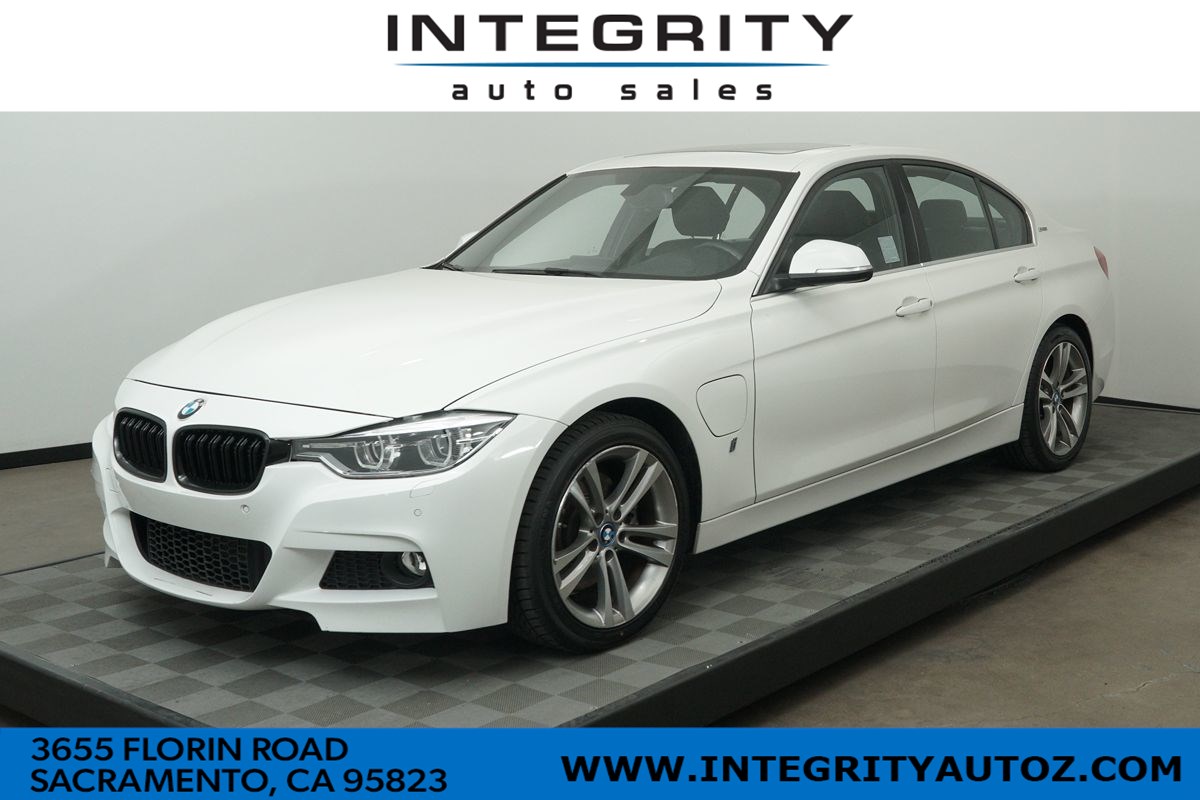 2017 BMW 3 Series 330e iPerformance Sedan 4D