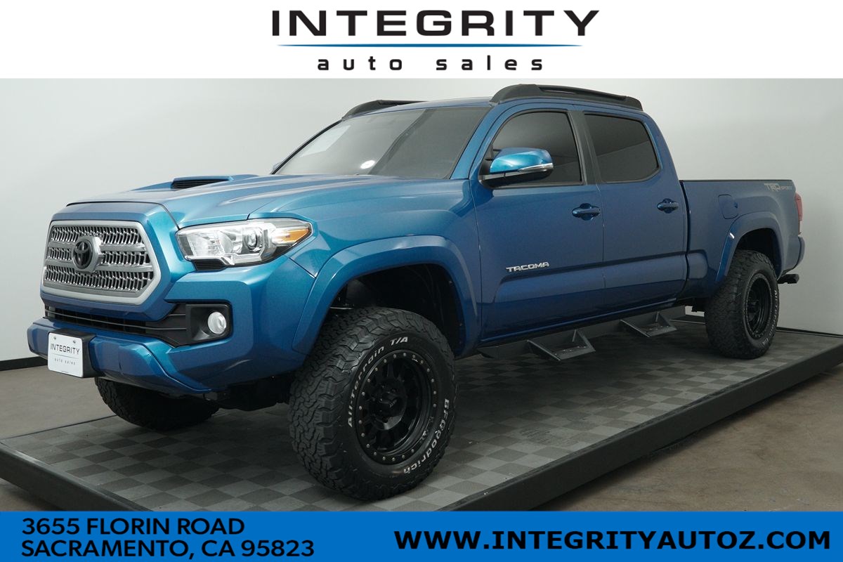 2017 Toyota Tacoma TRD Sport Pickup 4D 6 ft