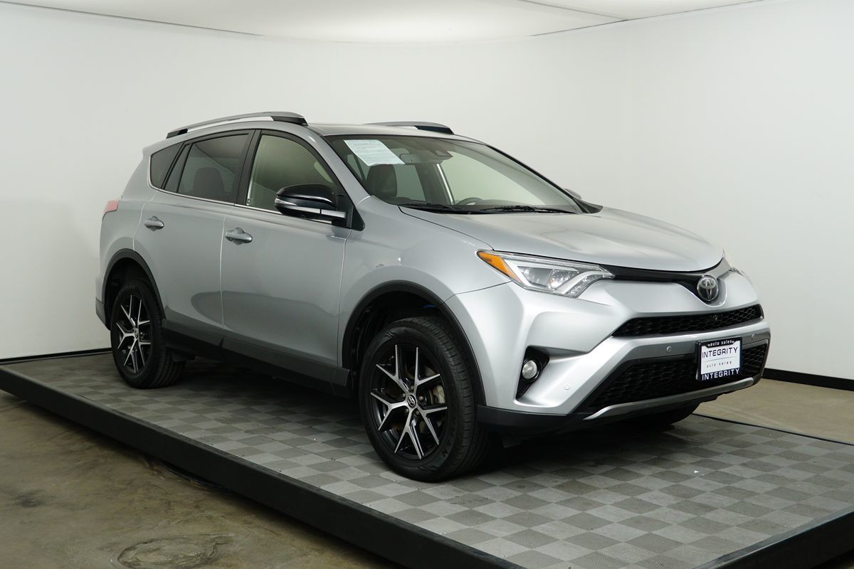 2018 Toyota RAV4 SE Sport Utility 4D