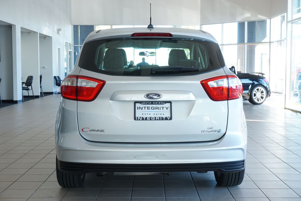 Sold 13 Ford C Max Hybrid Se Wagon 4d In Sacramento
