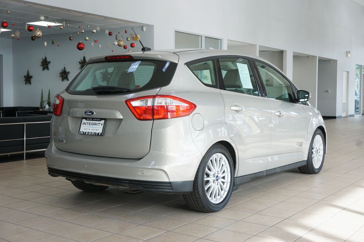 Sold 16 Ford C Max Energi Sel Wagon 4d In Sacramento