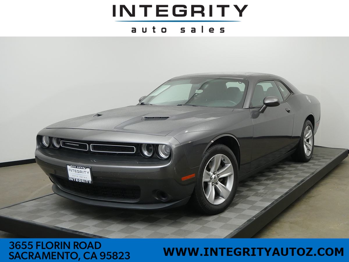 2016 Dodge Challenger SXT Coupe 2D