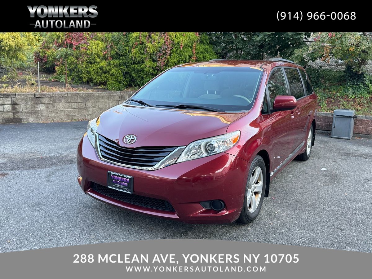 2014 Toyota Sienna LE AAS