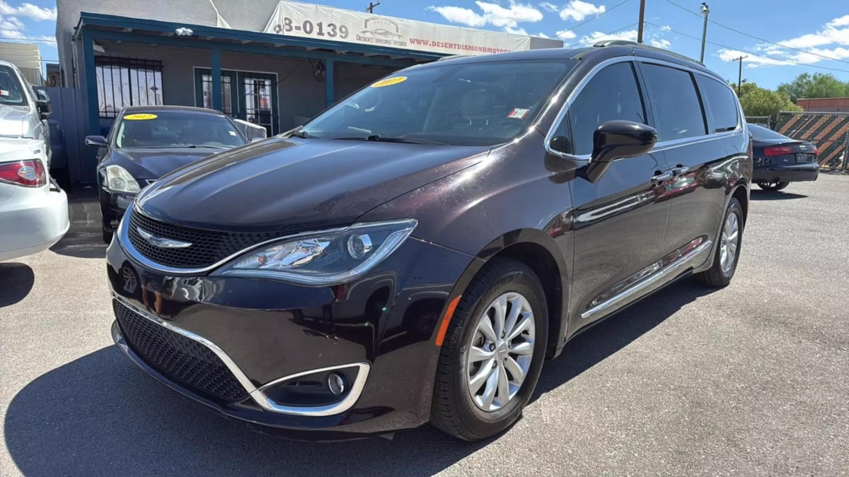 2017 Chrysler Pacifica Touring-L