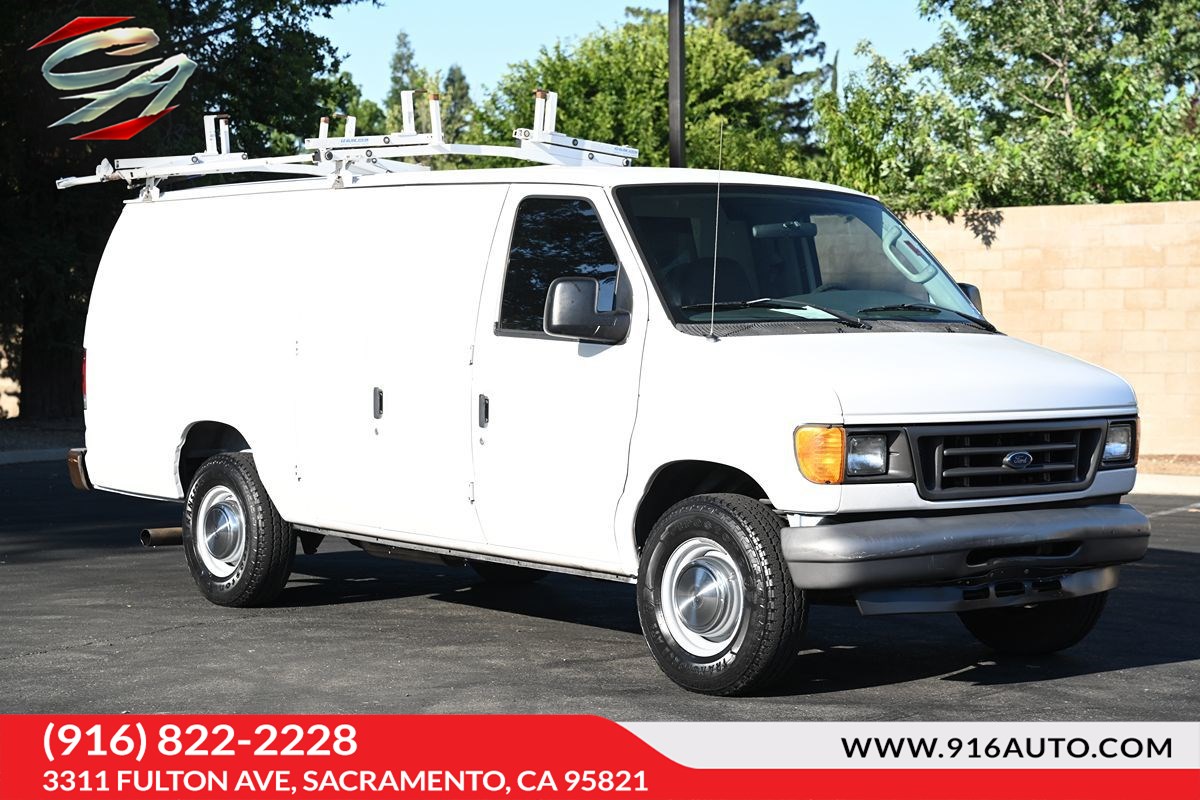 2005 Ford Econoline Cargo Van 