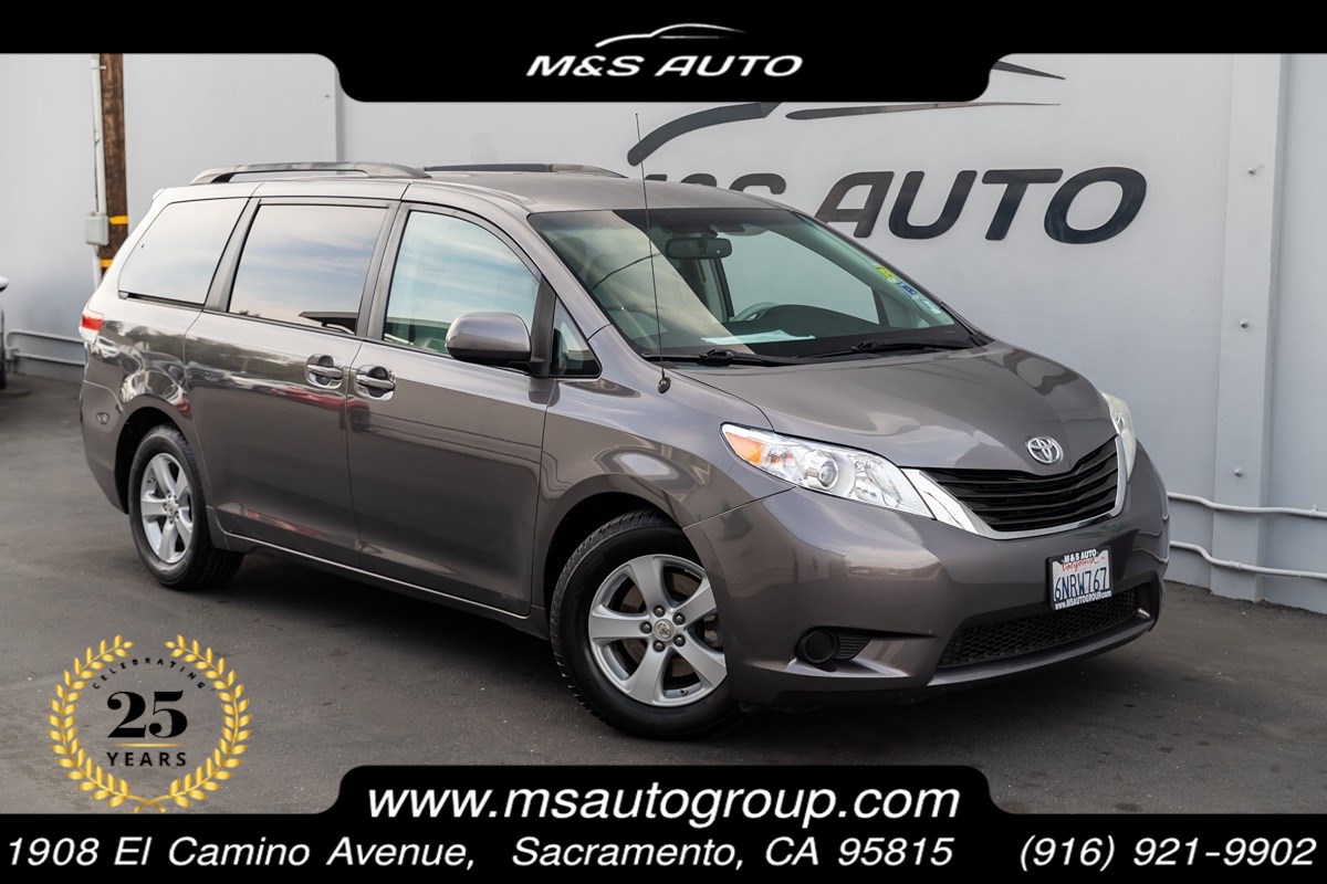 2011 Toyota Sienna LE