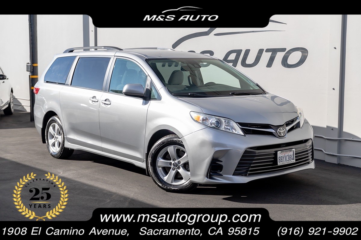 2018 Toyota Sienna LE