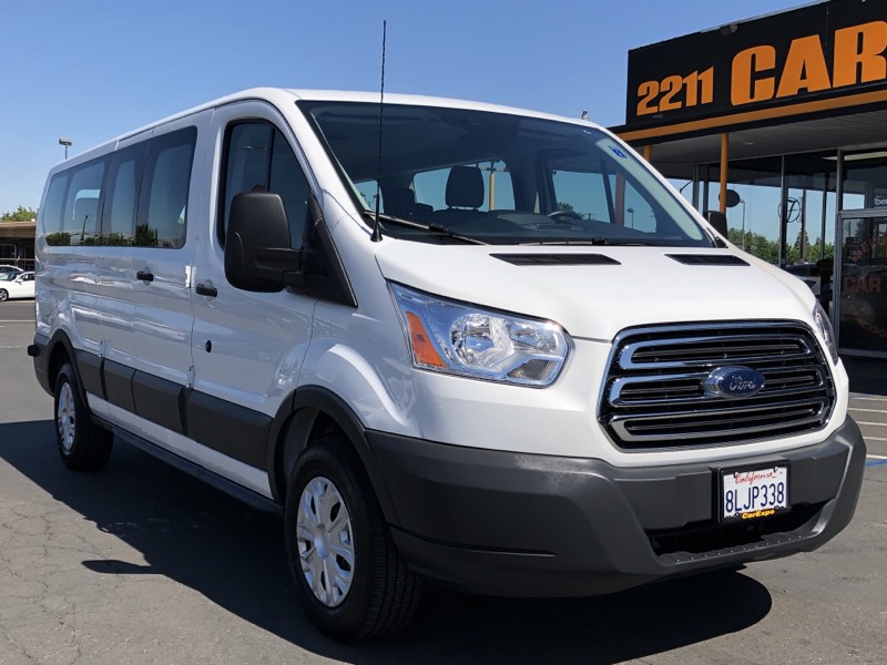 2017 ford 15 passenger van