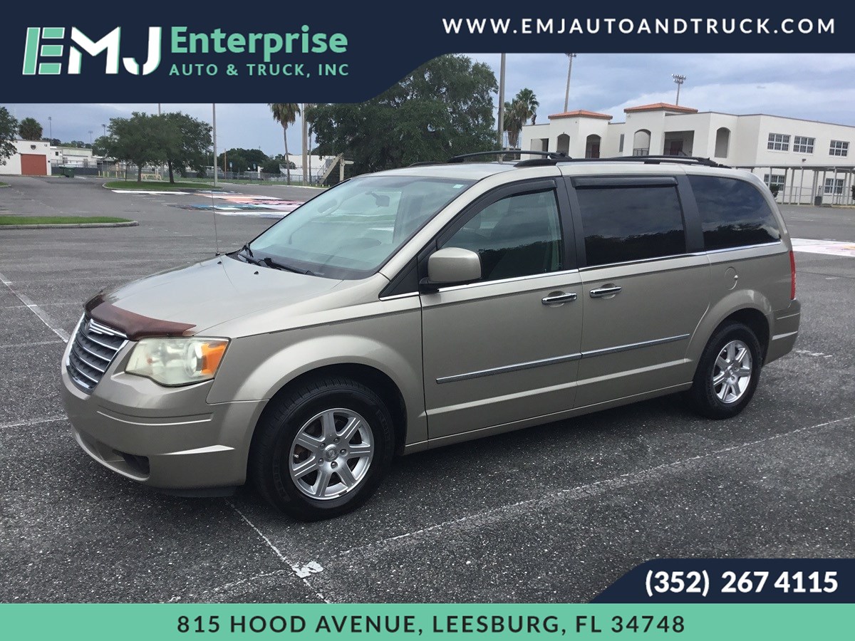 2009 Chrysler Town & Country Touring