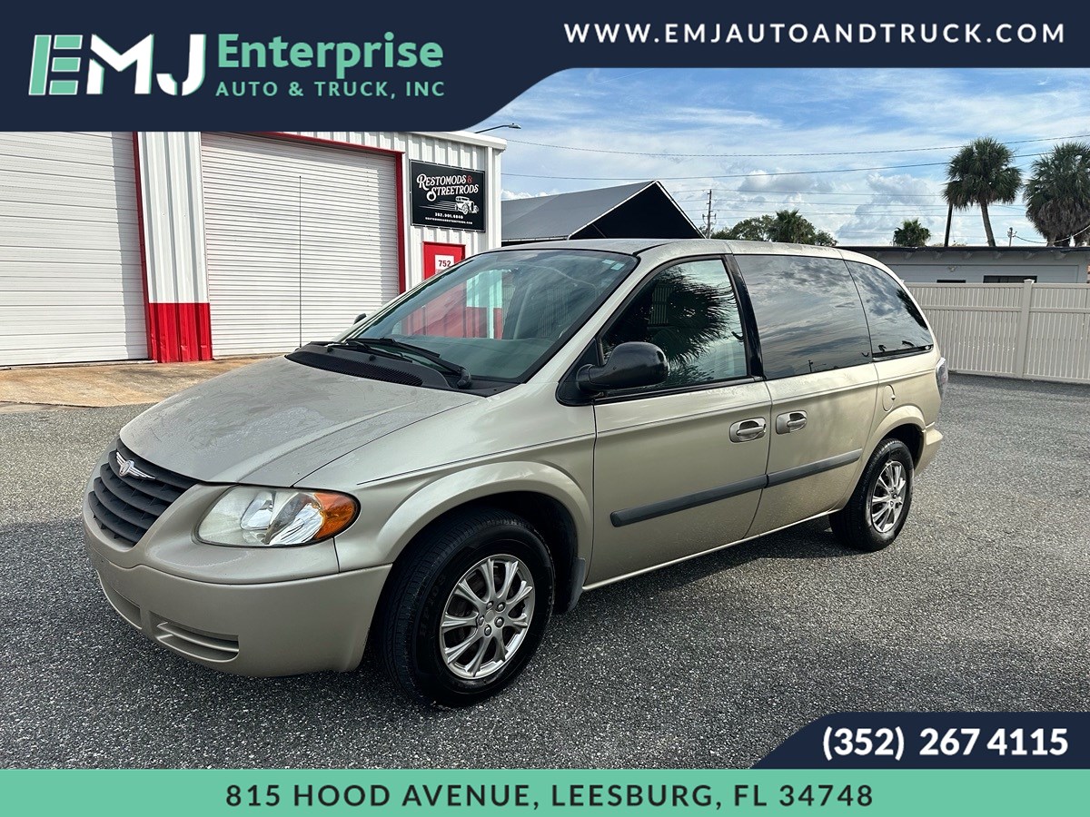 2005 Chrysler Town & Country 