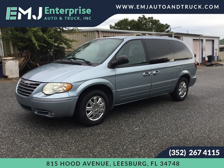 2005 chrysler town and online country limited
