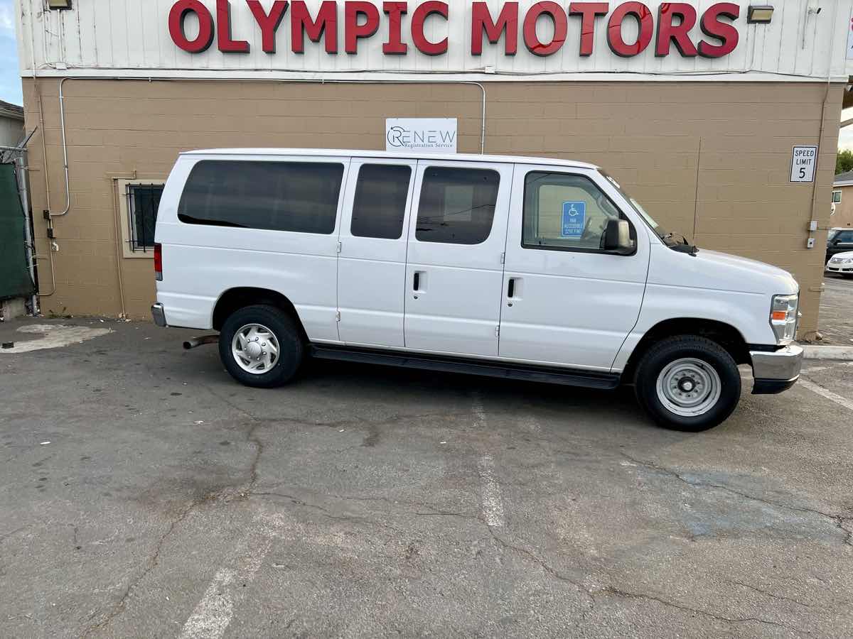 2013 Ford Econoline Wagon XLT