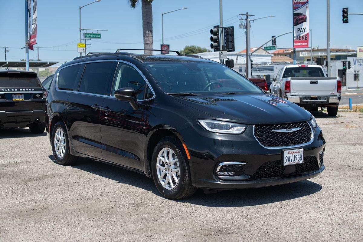 2022 Chrysler Pacifica Touring L