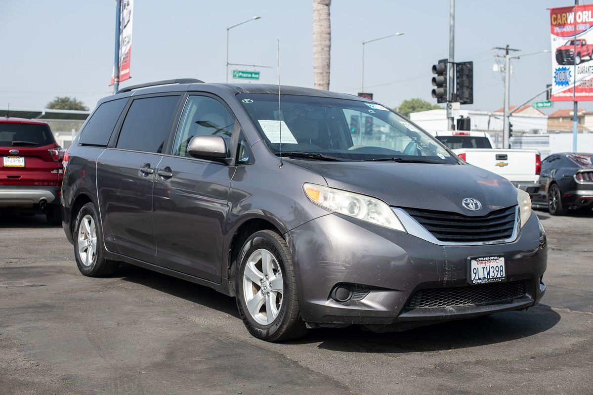 2013 Toyota Sienna LE