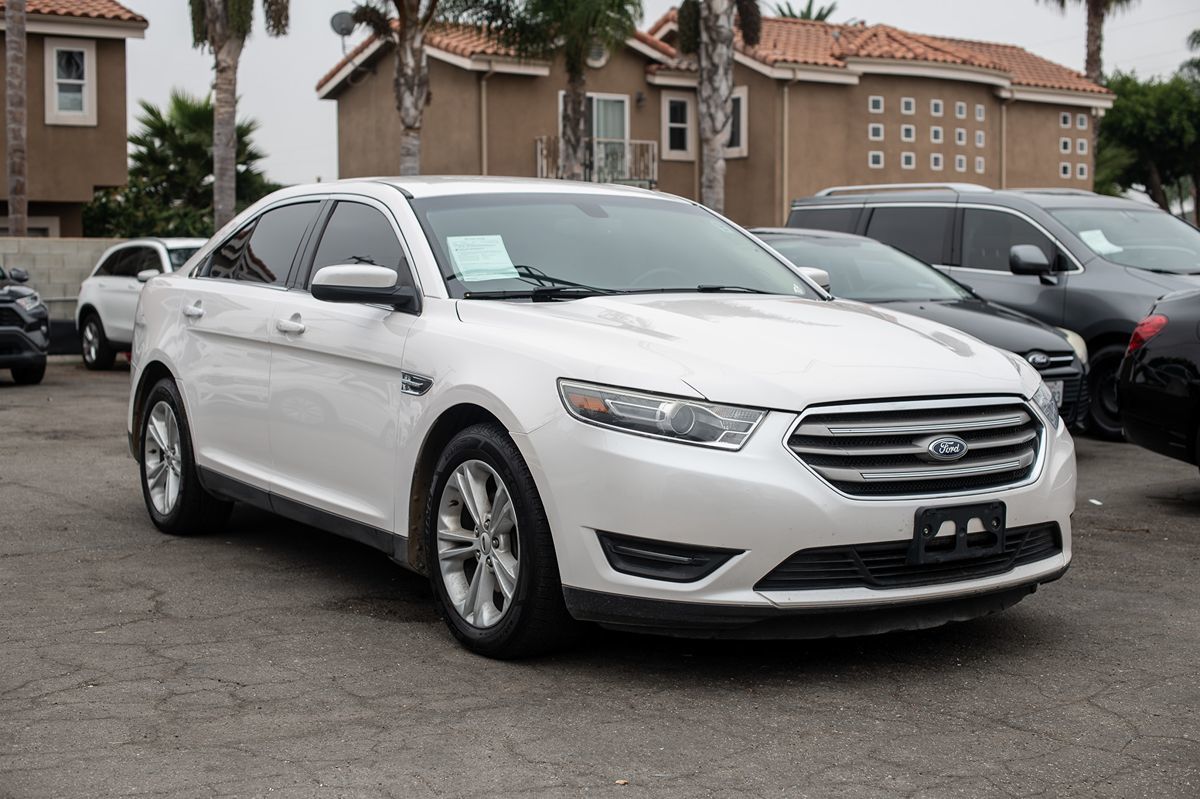 2018 Ford Taurus SEL