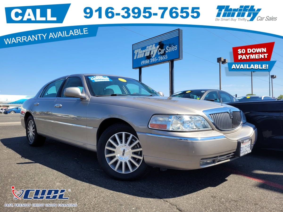 2003 Lincoln Town Car Signature