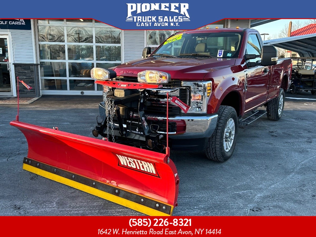 2018 Ford Super Duty F-250 SRW XLT w/ WESTERN SNOW PLOW