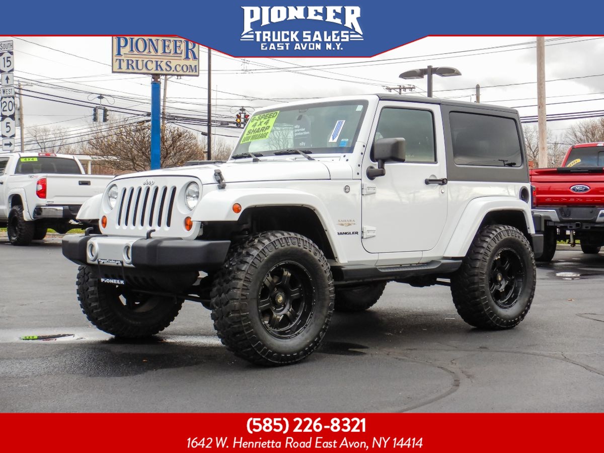 2013 Jeep Wrangler Sahara 6-Speed MANUAL