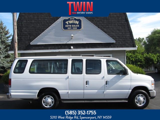 ford econoline wagon xlt