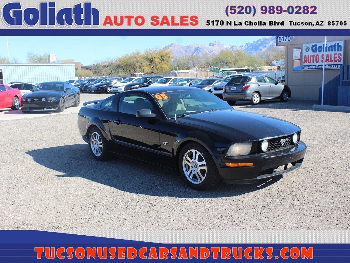 2005 Ford Mustang GT Deluxe