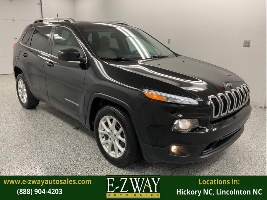 Sold 2016 Jeep Cherokee Latitude in Hickory