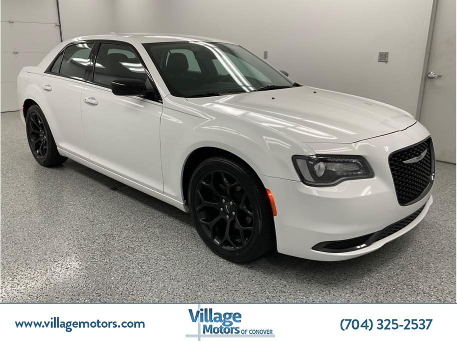 2019 Chrysler 300 Touring