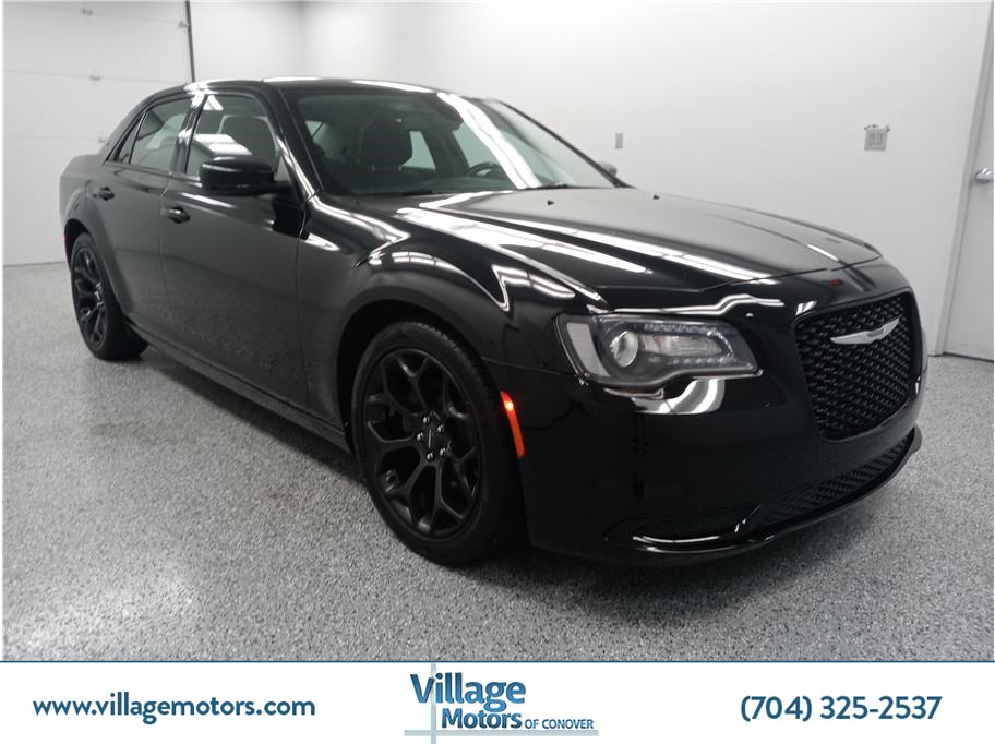 2019 Chrysler 300 Touring