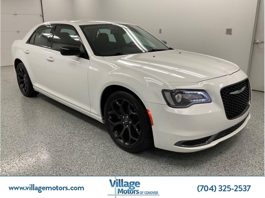 2019 Chrysler 300 Touring