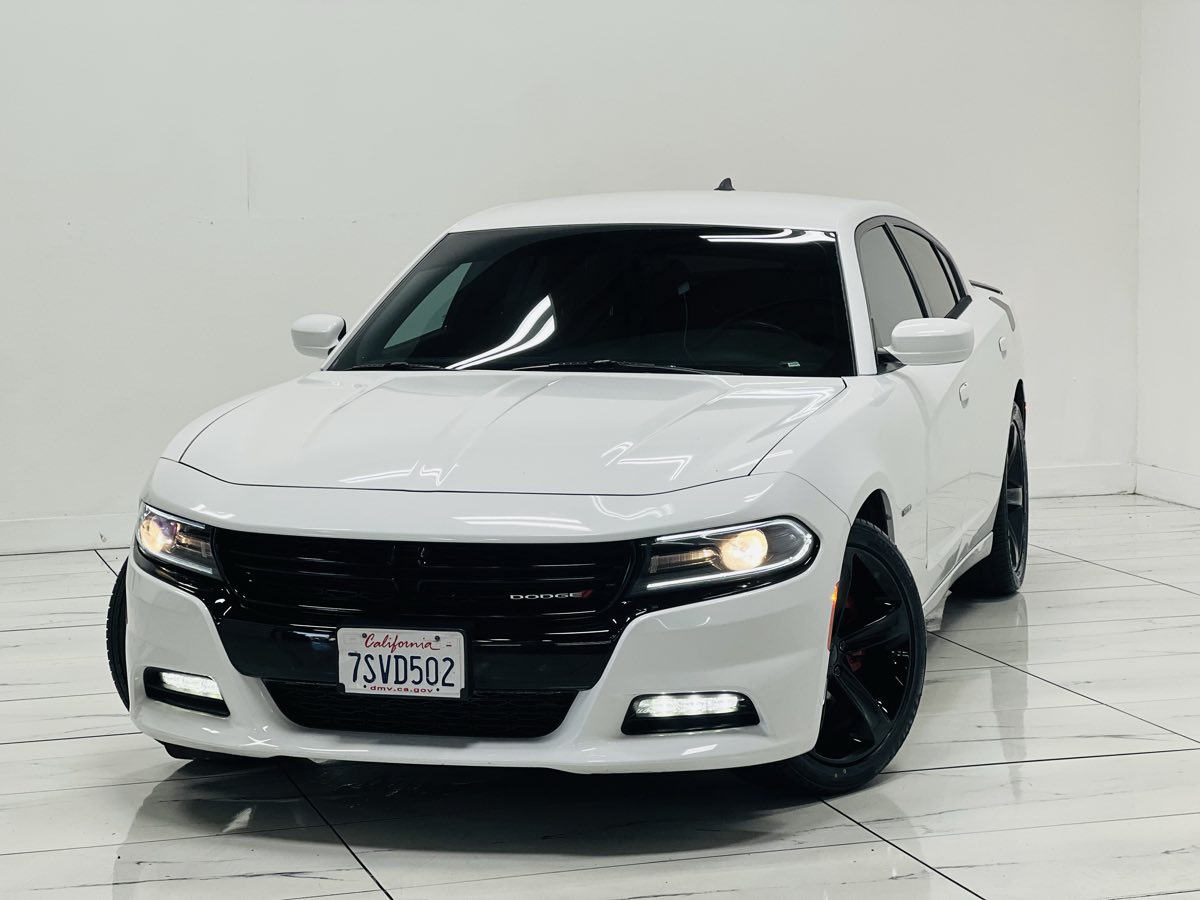 2015 dodge charger store rt white