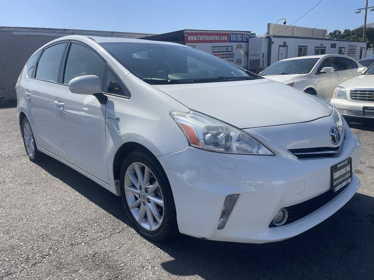 2012 Toyota Prius v Five