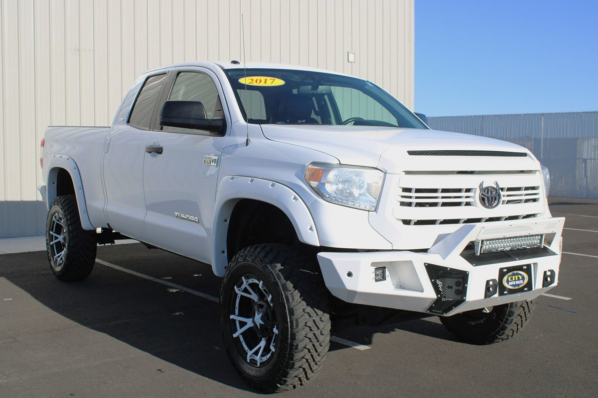 2017 Toyota Tundra 4WD SR5