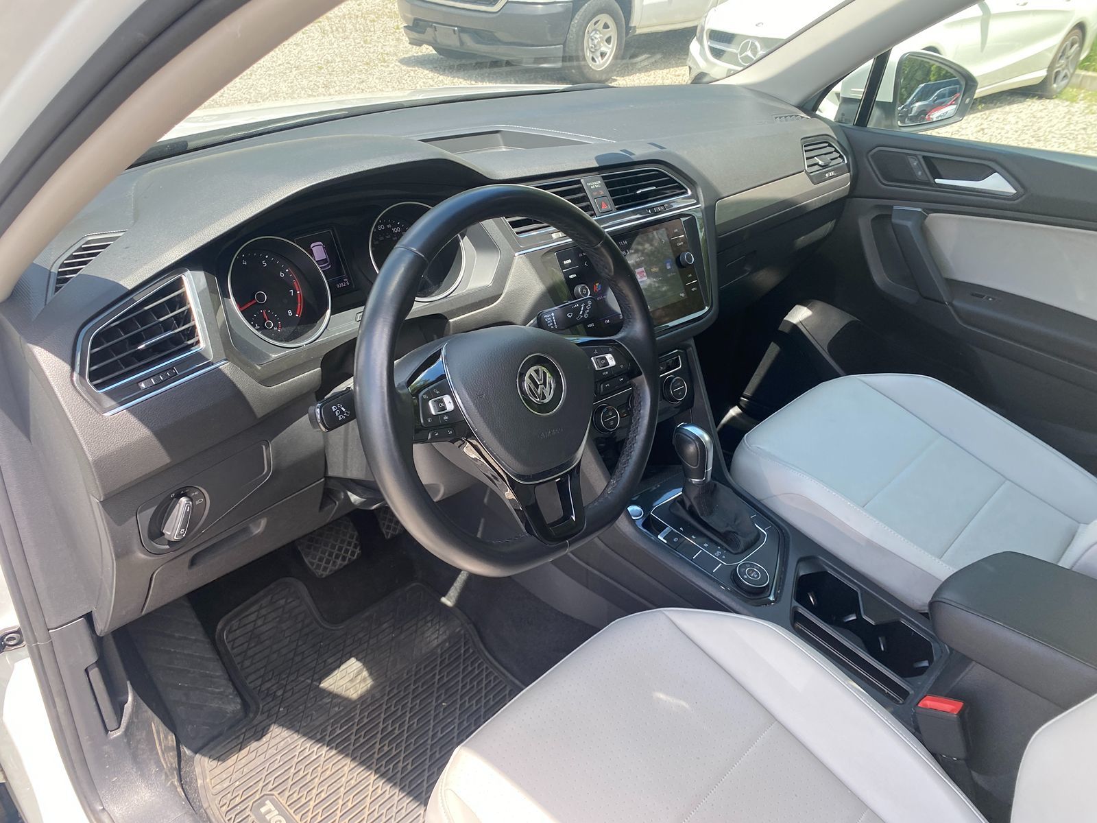 2019 Volkswagen Tiguan SEL 10