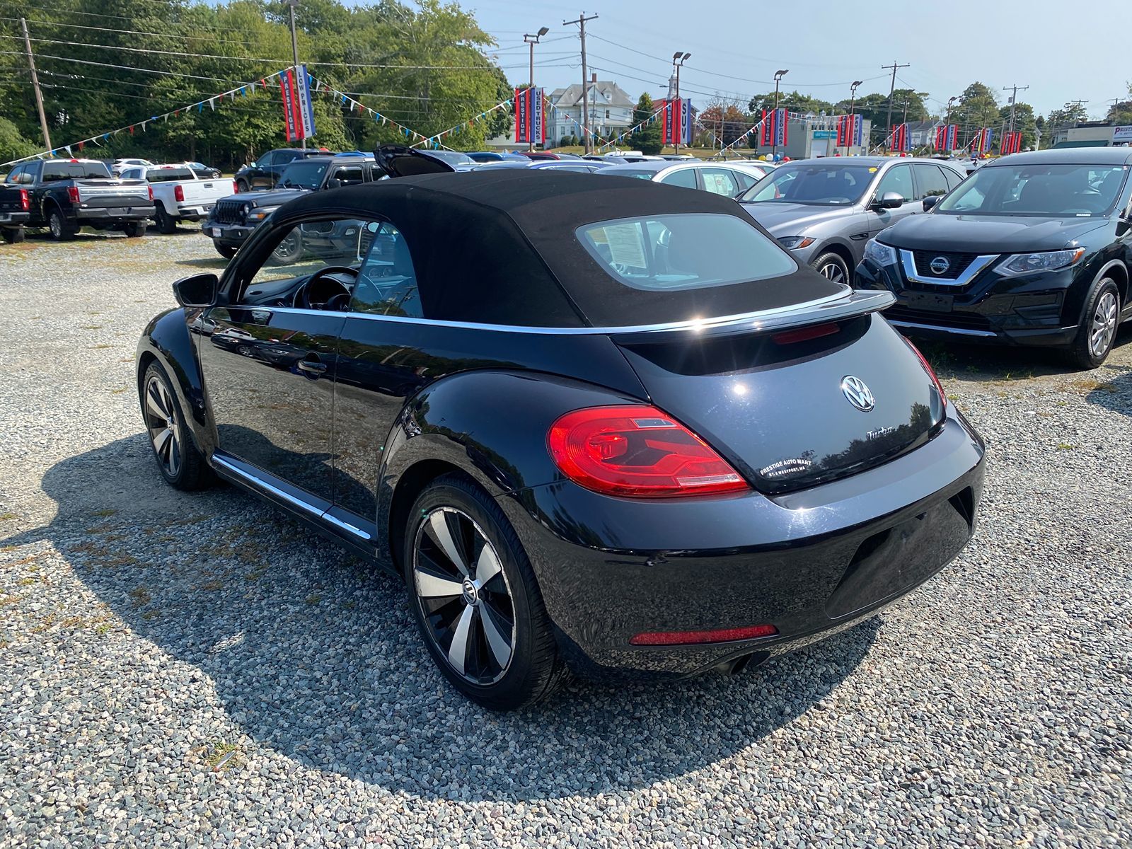 2013 Volkswagen Beetle Convertible 2.0T w/Sound/Nav 4