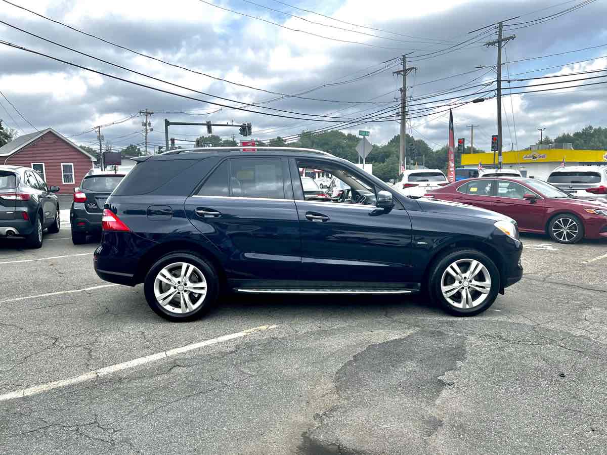 2012 Mercedes-Benz ML 350 SUV 9