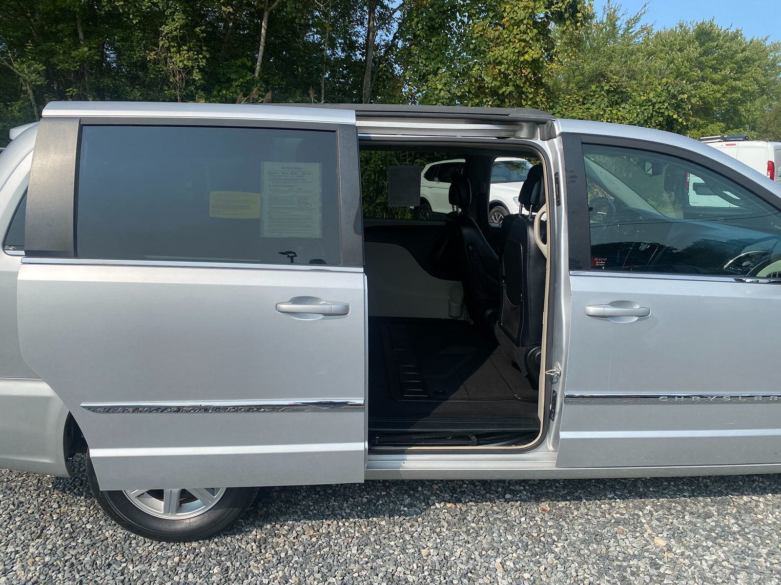 2012 Chrysler Town & Country Touring 33