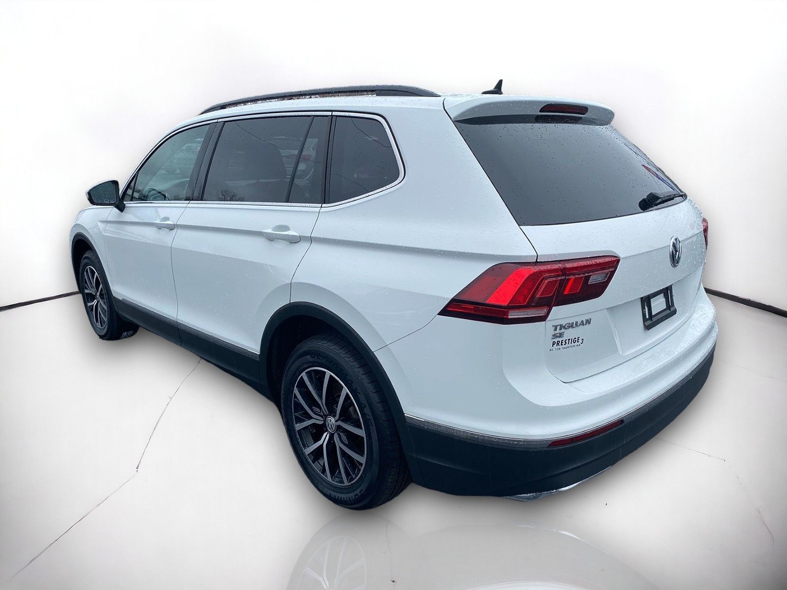 2021 Volkswagen Tiguan SE R-Line Black 2