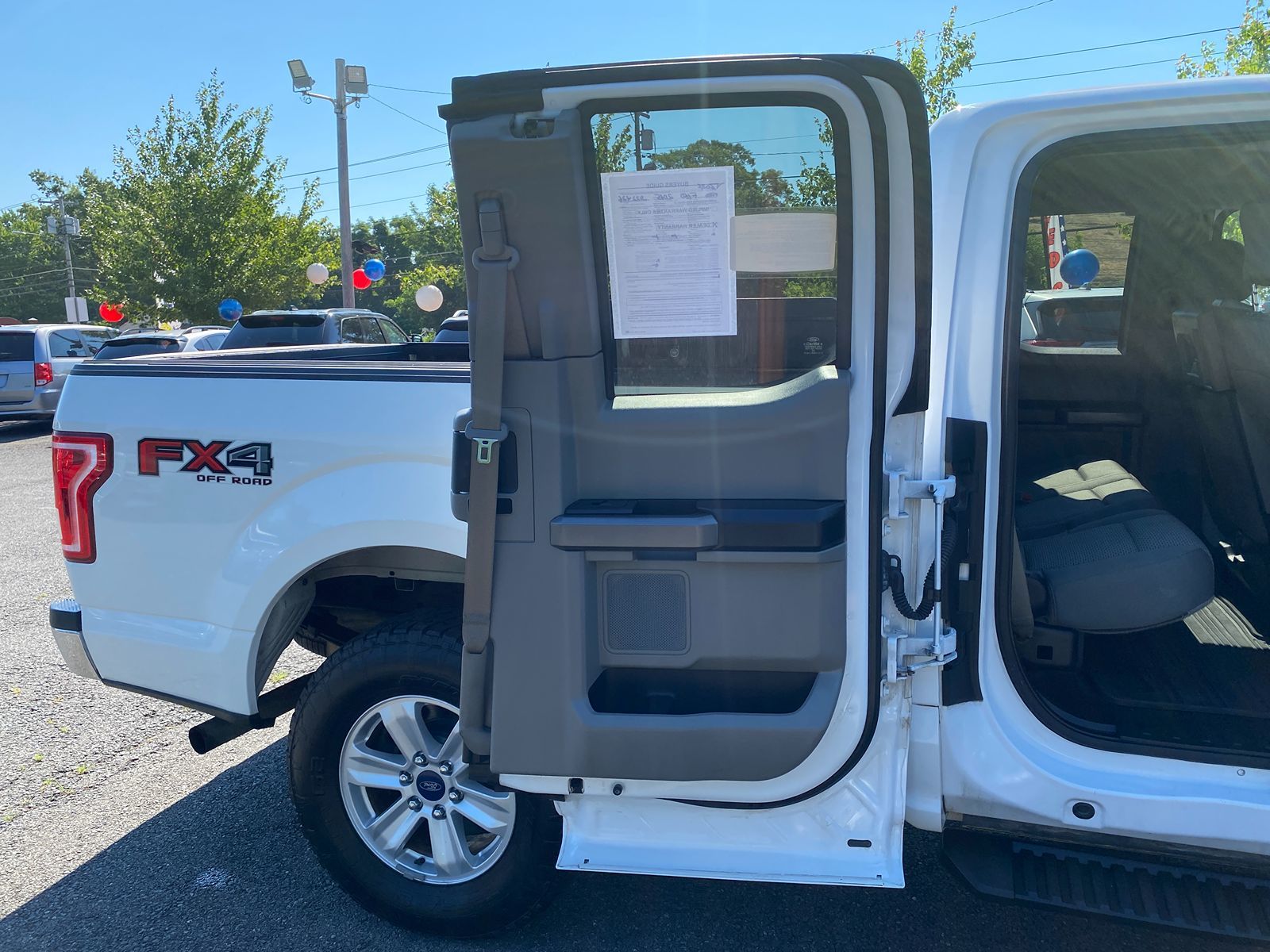 2015 Ford F-150 XLT 33