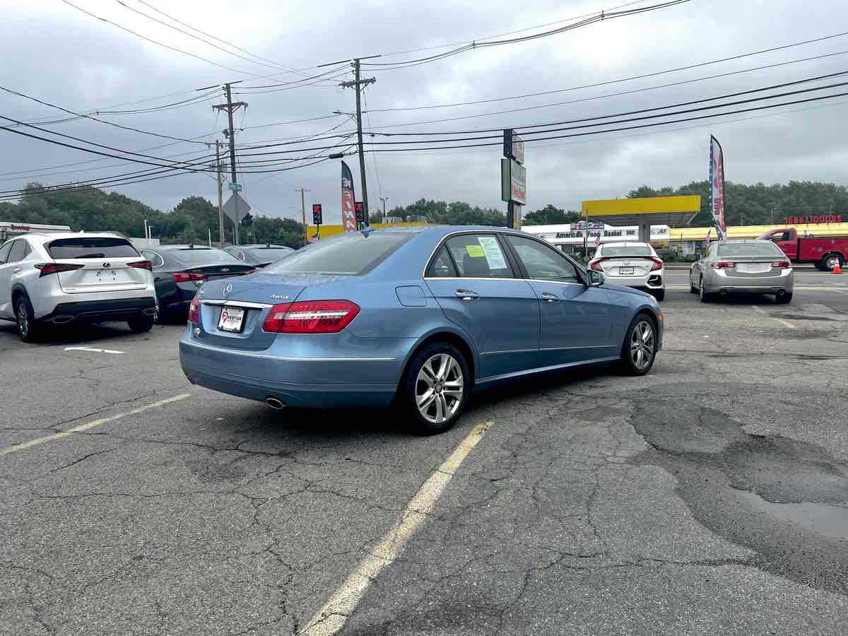 2011 Mercedes-Benz E 350 4MATIC Sport Sedan 8