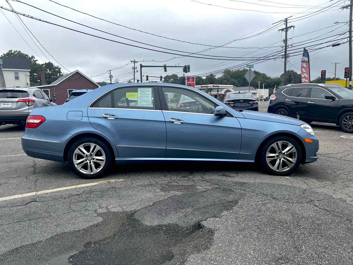 2011 Mercedes-Benz E 350 4MATIC Sport Sedan 9