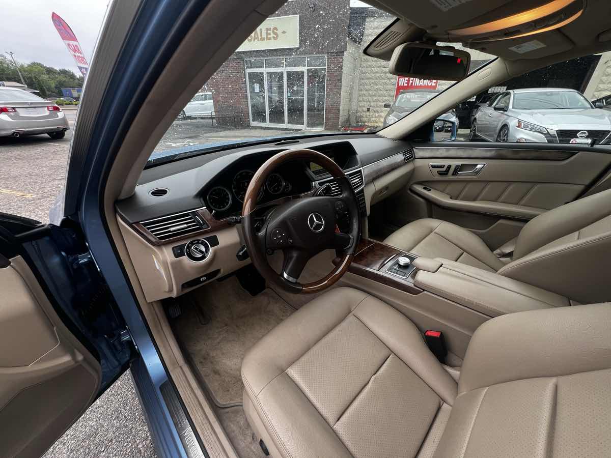 2011 Mercedes-Benz E 350 4MATIC Sport Sedan 16