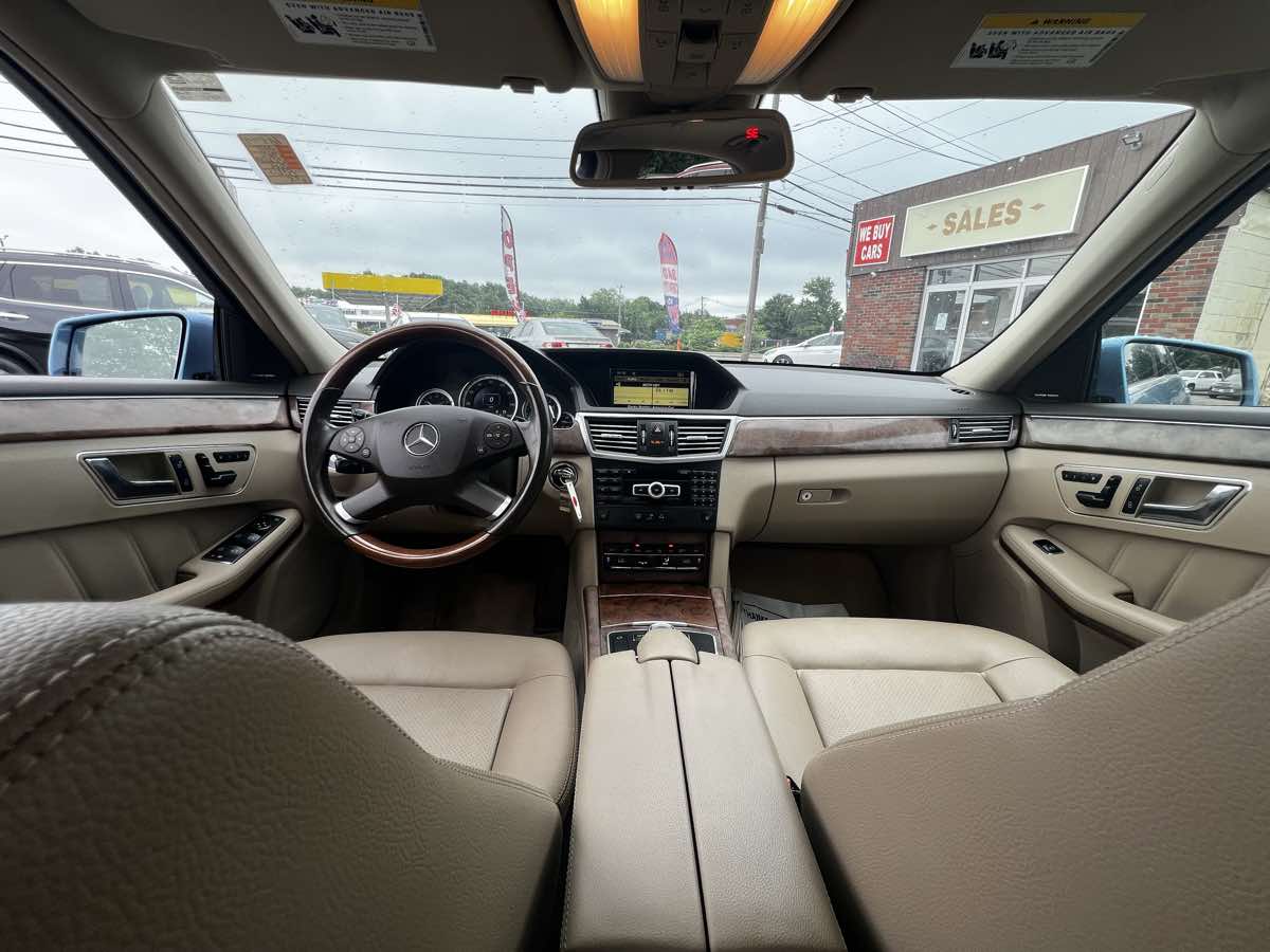 2011 Mercedes-Benz E 350 4MATIC Sport Sedan 21